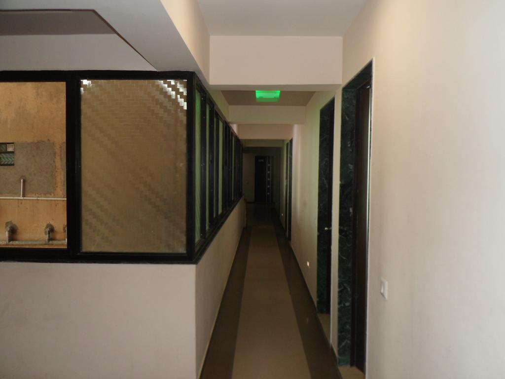 Hotel Rajdeep Inn Ahmedabad Exterior photo